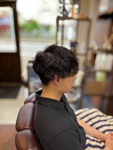 千葉市の床屋で施術したツイストスパイラルパーマのメンズスタイル